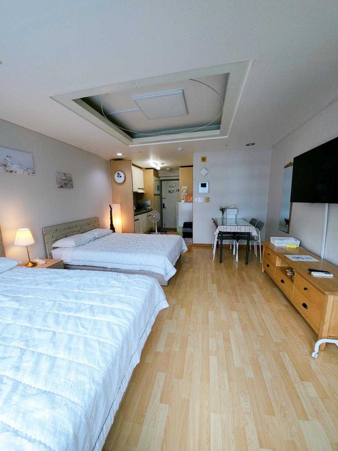 Hongdae Residence-2 1Min From Hongik Uni Station Exit #1 Seoul Exteriör bild