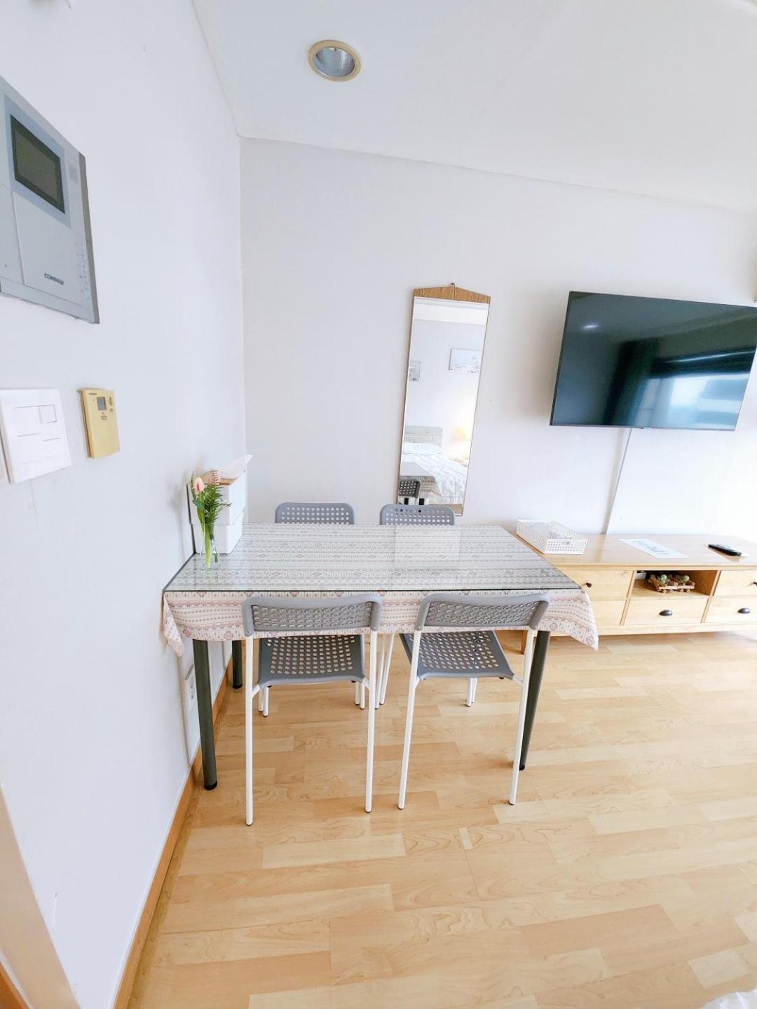 Hongdae Residence-2 1Min From Hongik Uni Station Exit #1 Seoul Exteriör bild