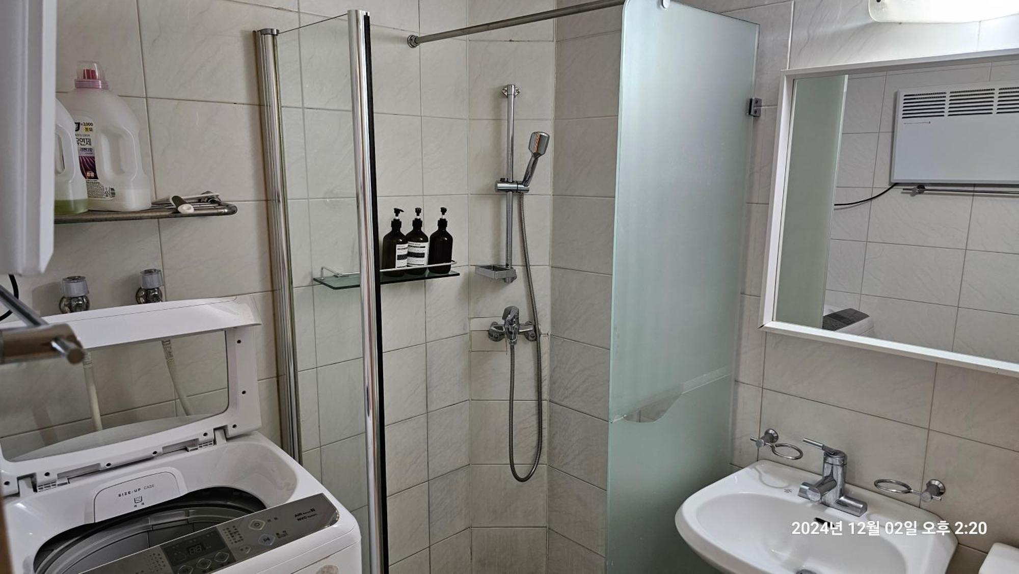Hongdae Residence-2 1Min From Hongik Uni Station Exit #1 Seoul Exteriör bild
